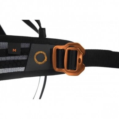 NON-STOP CANIX BELT is super-light and designed for optimal performance. 3