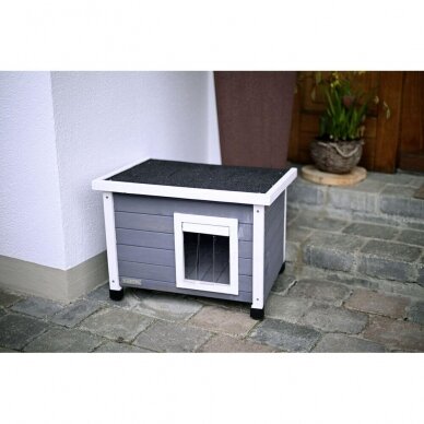Kerbl Cat House Rustica with swing door with slats against wind and cold 6
